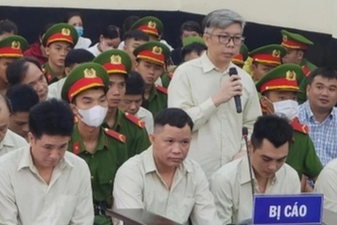 Thợ hồ câu kết với công an gian lận cấp đăng ký xe, trục lợi hơn 1 tỷ đồng