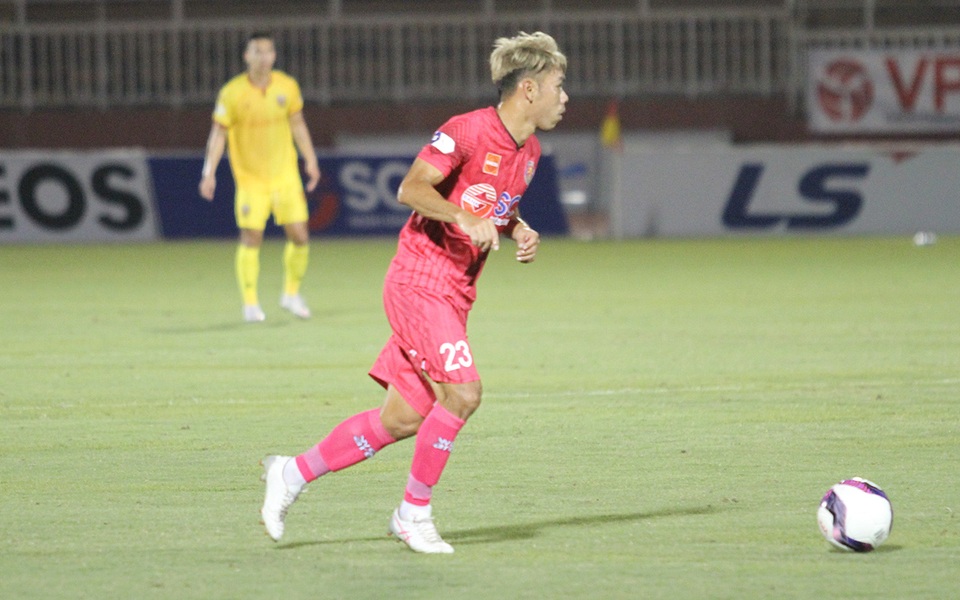 Ngoại binh đá hỏng phạt đền, HL Hà Tĩnh thua sát nút Sài Gòn FC - 9 Ngoại binh đá hỏng phạt đền, HL Hà Tĩnh thua sát nút Sài Gòn FC - 9