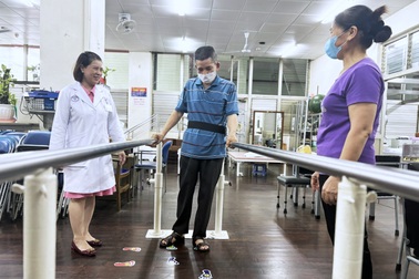 Những ca hồi phục ngoạn mục ở bệnh viện có "khoa 0 giường"