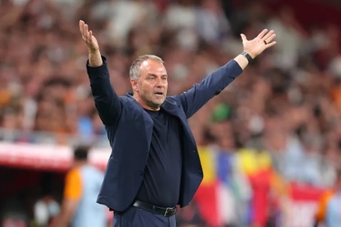 Đánh bại Real Madrid, HLV Hansi Flick kỳ vọng Barcelona giành cú ăn ba