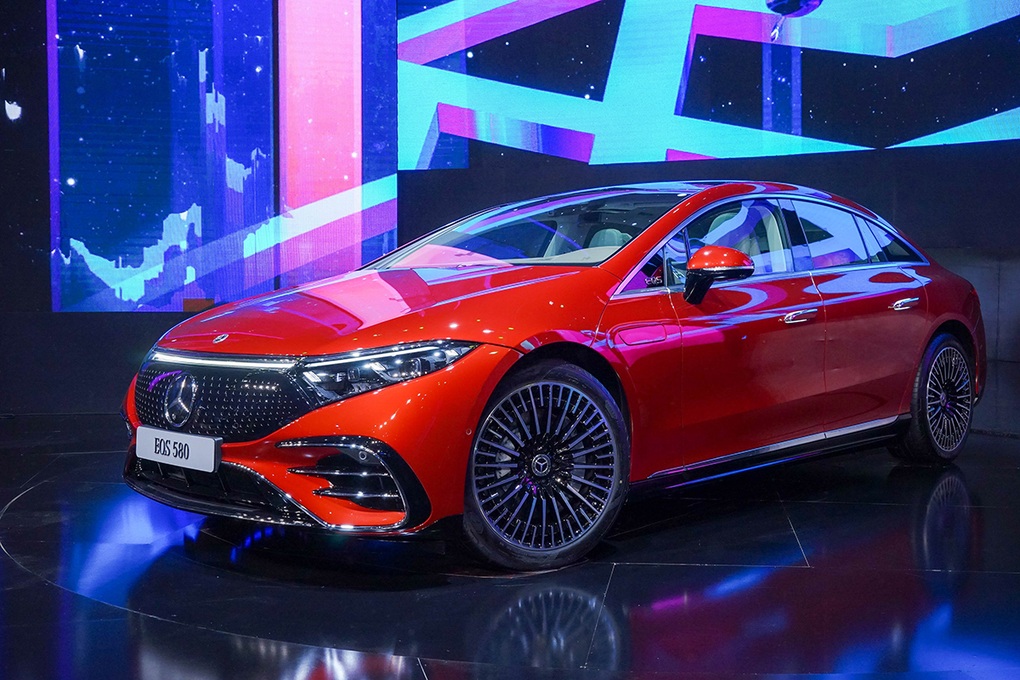 Lộ diện tại VMS 2022, xe điện Mercedes-Benz EQS chốt giá từ 4,84 tỷ đồng - 2 Lộ diện tại VMS 2022, xe điện Mercedes-Benz EQS chốt giá từ 4,84 tỷ đồng - 2
