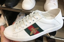 Hàng ngàn sản phẩm đồ hiệu “dỏm” bán trên mạng bị phát hiện