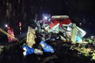 Vụ đá đè xe khách chở 32 người: Miễn viện phí cho người bị thương