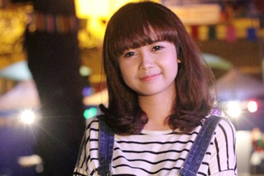 Giọng ca Mờ Naive khuấy động đêm nhạc trường Phan Đình Phùng