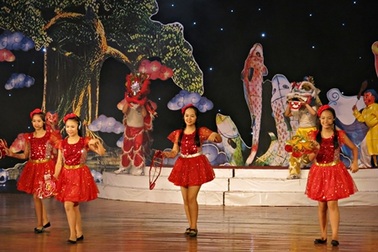 Đà Nẵng: Hàng ngàn học sinh vui “Đêm hội trăng rằm”