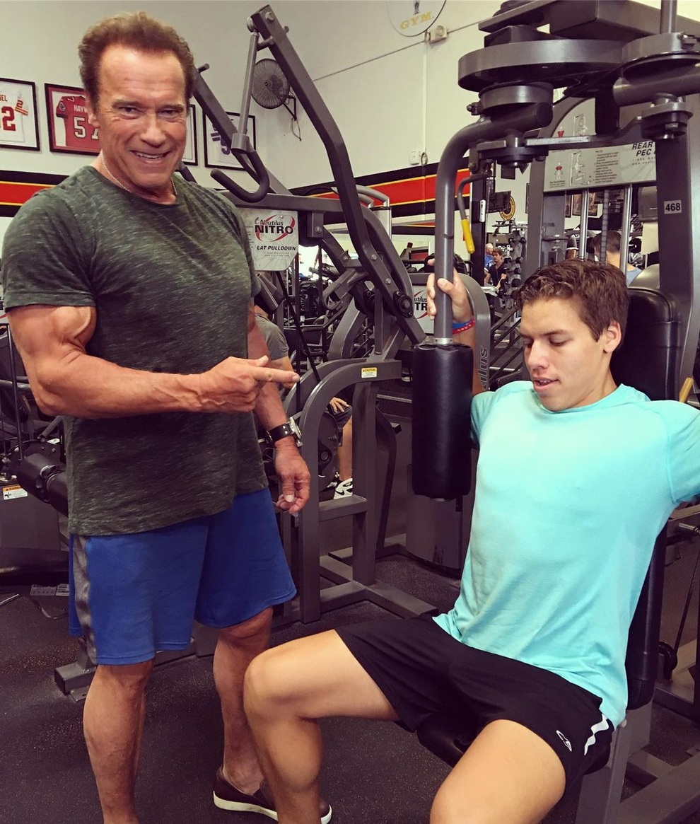Con trai riêng của tài tử Arnold Schwarzenegger ngày càng giống cha - 4 Con trai riêng của tài tử Arnold Schwarzenegger ngày càng giống cha - 4