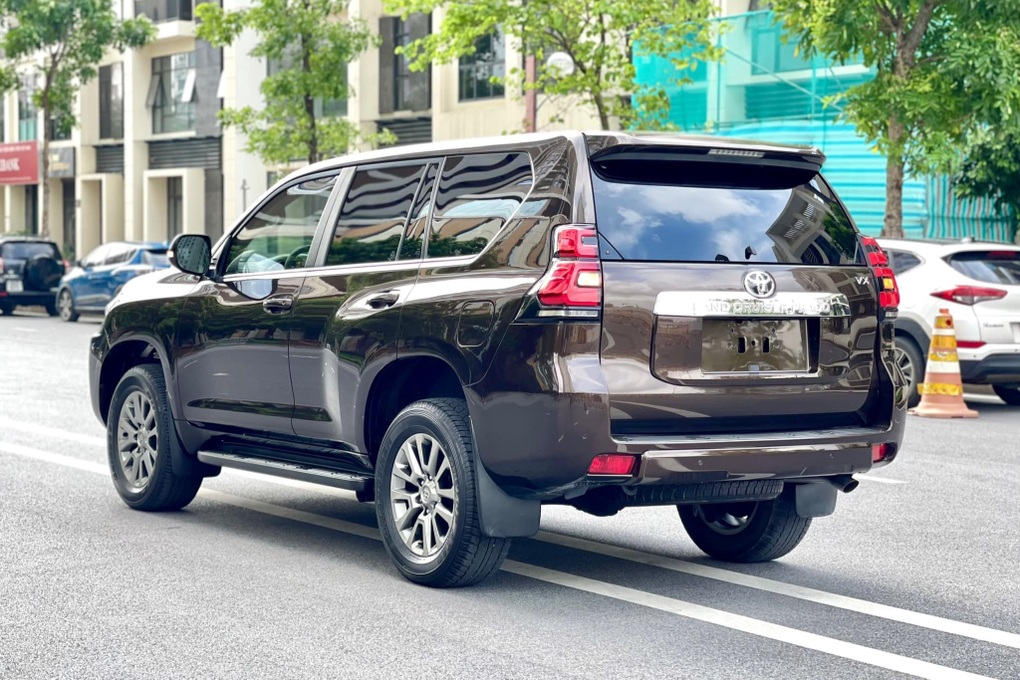 Đi hơn 80.000km, Toyota Land Cruiser Prado 2017 vẫn có giá ngang xe sang - 2