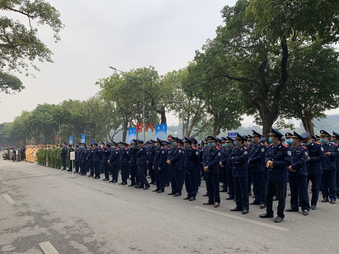 TTGT Hà Nội ra quân đợt cao điểm bảo đảm trật tự, an toàn giao thông Tết Nguyên Đán 2021 - Ảnh 1. TTGT Hà Nội ra quân đợt cao điểm bảo đảm trật tự, an toàn giao thông Tết Nguyên Đán 2021 - Ảnh 1.