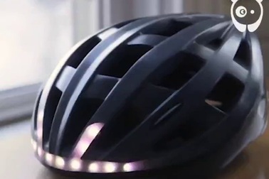 Độc đáo mũ bảo hiểm thông minh cho người đi xe đạp