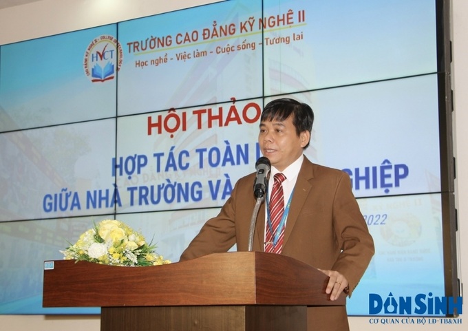 PGS. TS Bùi Văn Hưng - Hiệu trưởng Nhà trường phát biểu khai mạc Hội thảo.