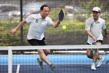 Giằng co kịch tính các trận đấu pickleball Dân trí 20 năm - Rực rỡ ngày mới