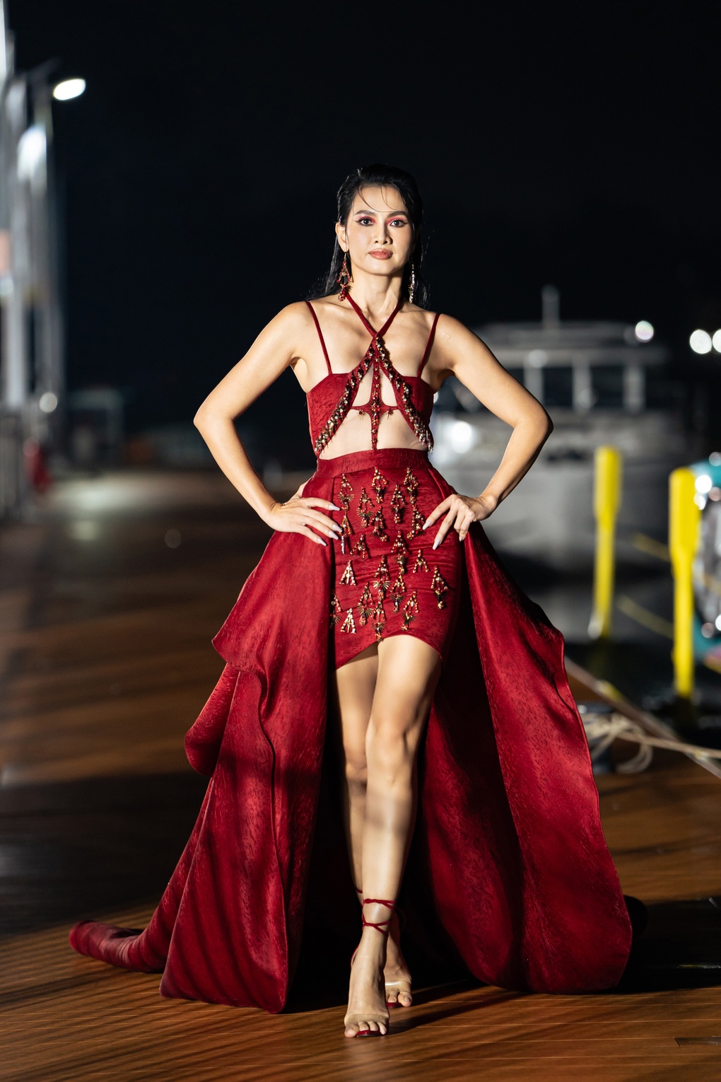 Siêu mẫu Thúy Hạnh đưa hai con gái dự show thời trang, nhan sắc gây chú ý - 9 Siêu mẫu Thúy Hạnh đưa hai con gái dự show thời trang, nhan sắc gây chú ý - 9