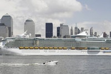 Virus thổ tả hoành hành trên tàu du lịch lớn nhất thế giới 