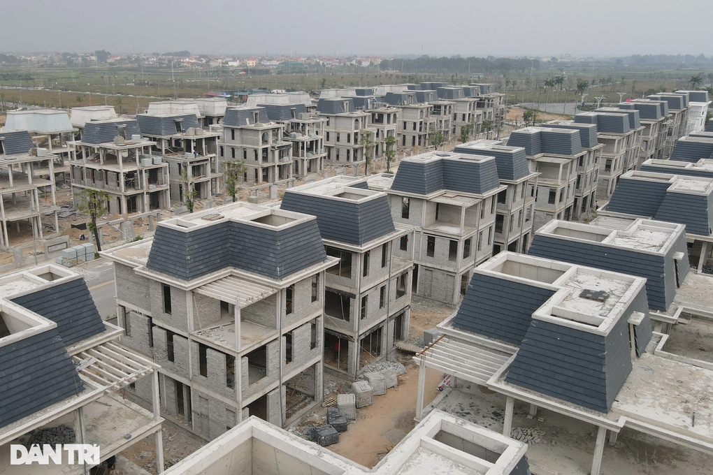 Giá nhà liền kề, biệt thự ở Hà Nội đồng loạt giảm, người mua tháo chạy - 1 Giá nhà liền kề, biệt thự ở Hà Nội đồng loạt giảm, người mua tháo chạy - 1