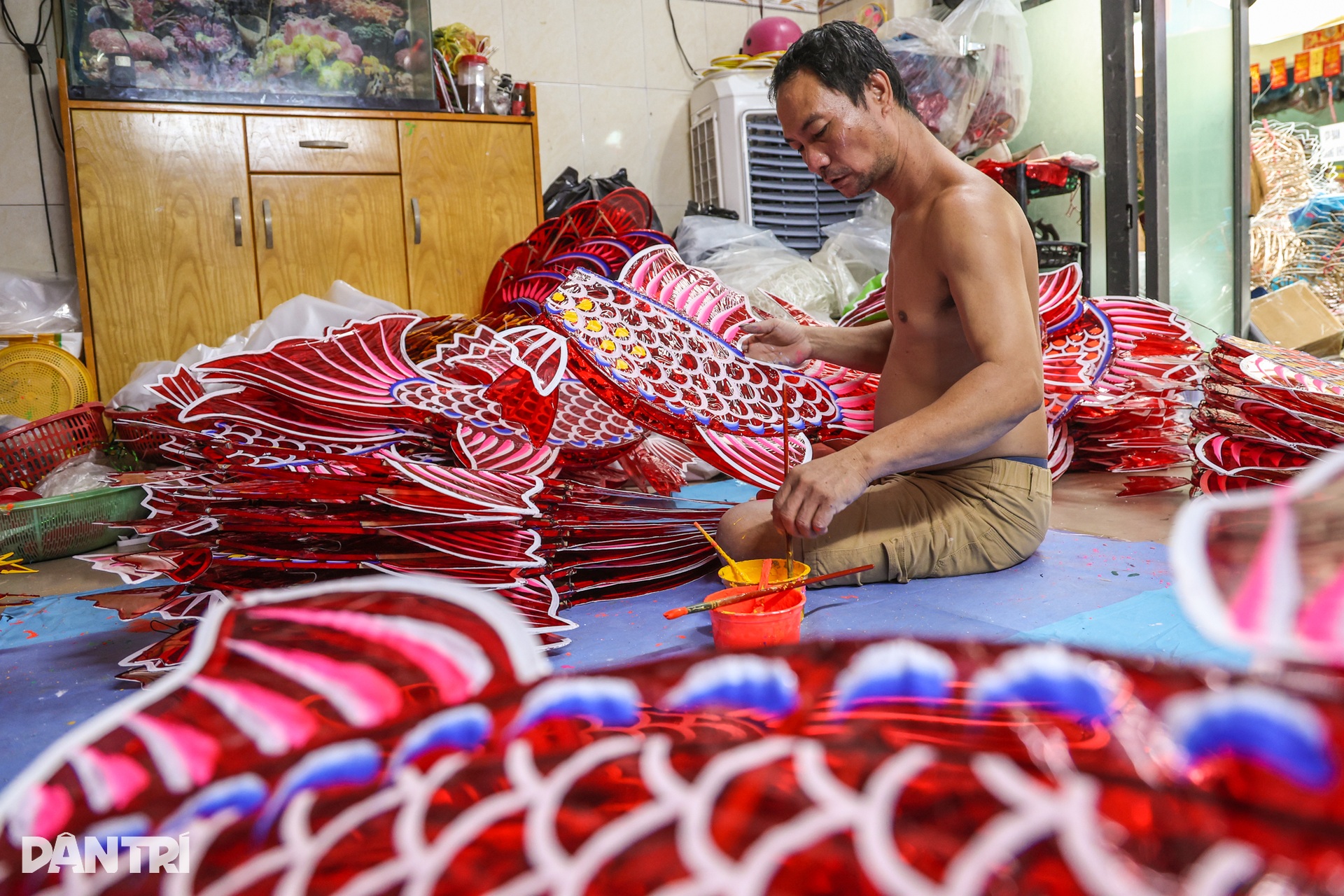 Người níu giữ, kẻ dần buông tay ở xóm lồng đèn hơn nửa thế kỷ tại TPHCM - 8