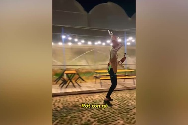 Quán ăn Đà Lạt "chơi trội", trượt zipline dài 45m phục vụ gà nướng