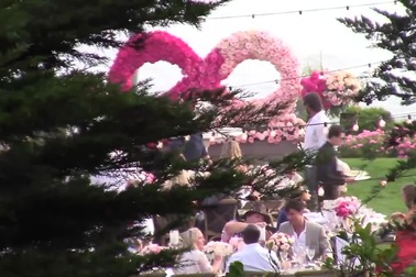 Denise Richards kết hôn tại Malibu