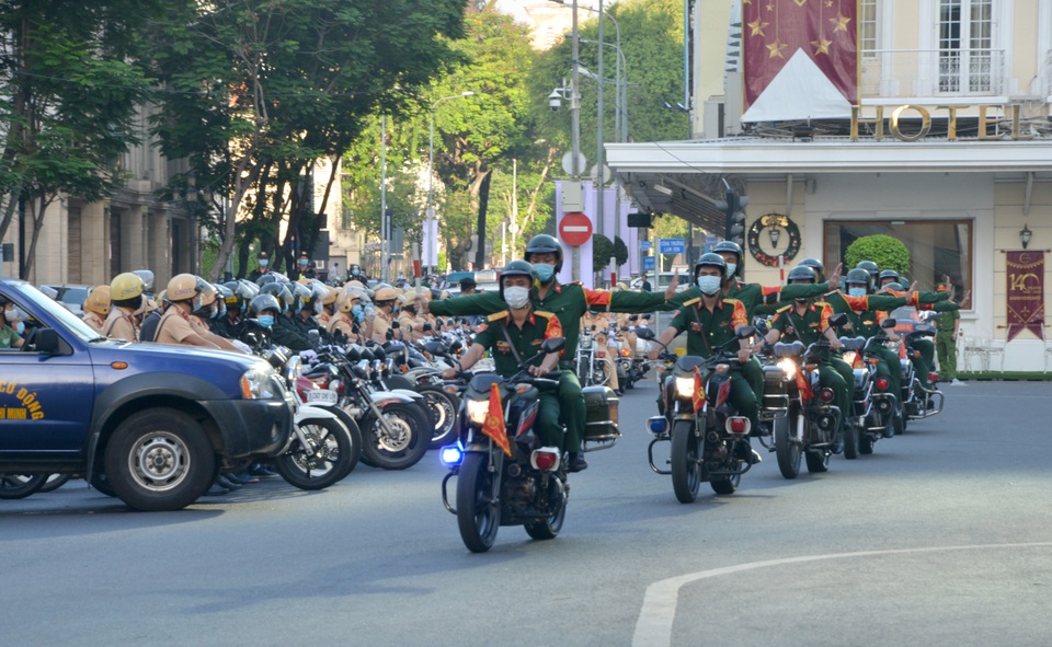 Công an TPHCM mở đợt cao điểm trấn áp tội phạm trước Tết nguyên đán - 8 Công an TPHCM mở đợt cao điểm trấn áp tội phạm trước Tết nguyên đán - 8