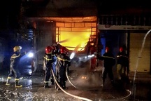 Cháy lớn trong đêm mưa, 5 người may mắn thoát chết