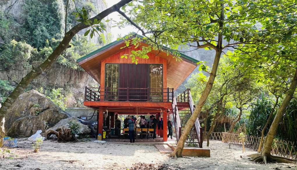 Xử lý nghiêm công trình xây trái phép trên vịnh Hạ Long và Bái Tử Long - 2 Xử lý nghiêm công trình xây trái phép trên vịnh Hạ Long và Bái Tử Long - 2