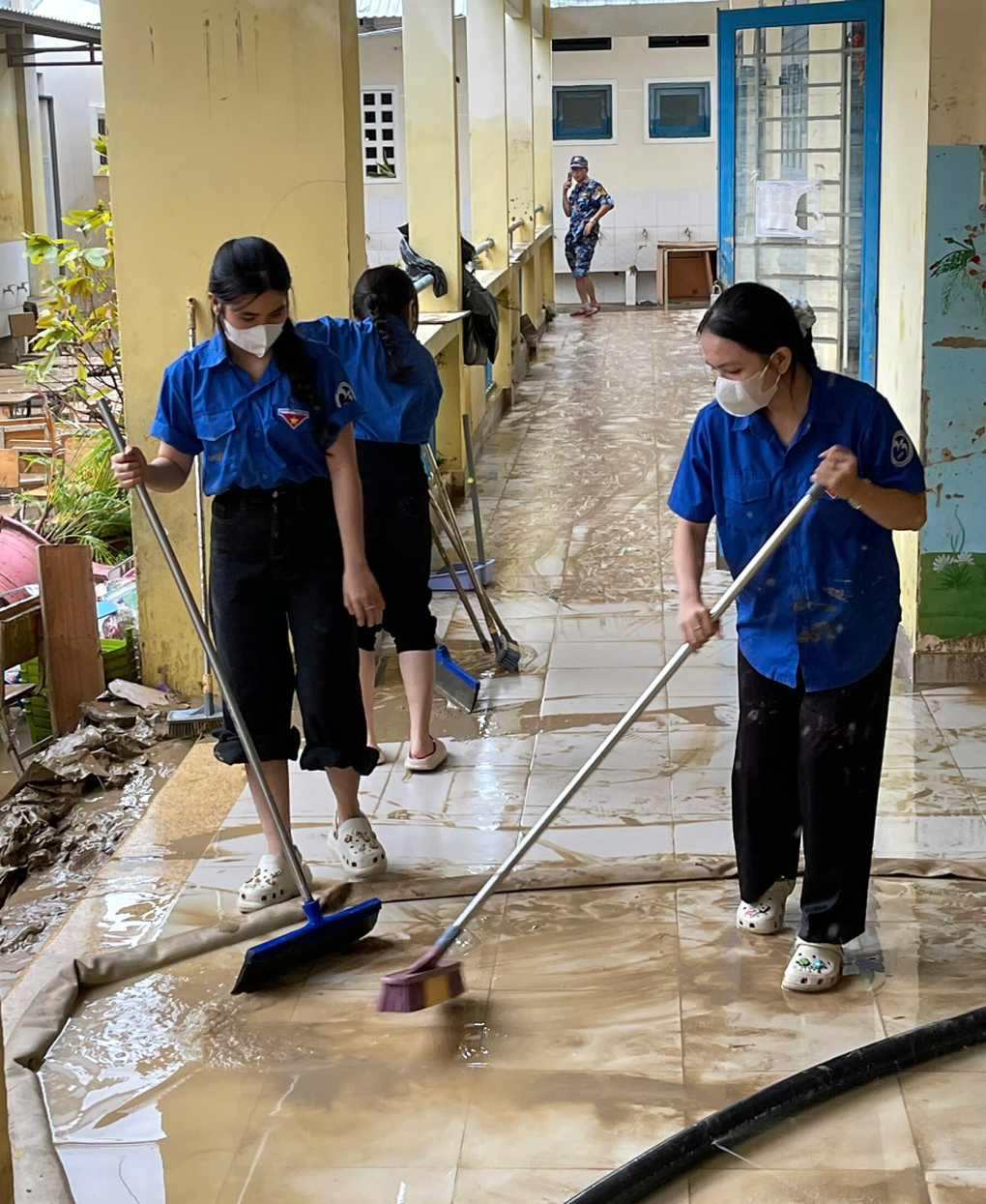 Nhiều trường đại học cấp tốc tiếp sức sinh viên, đồng bào vùng bão lũ - 4