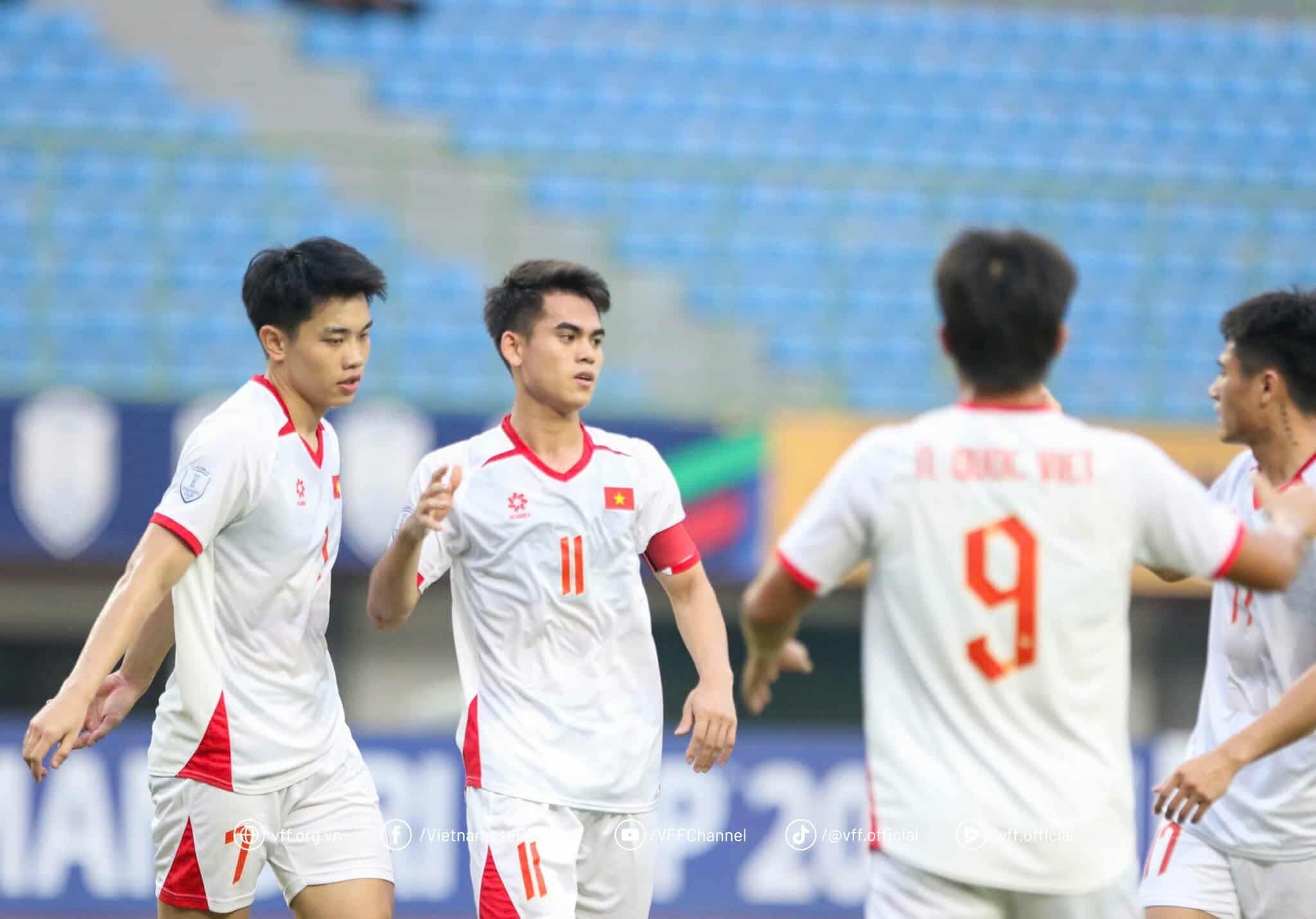 Chuyên gia: “U23 Việt Nam sẽ vượt qua áp lực khán giả Indonesia để vô địch” - 4 Chuyên gia: “U23 Việt Nam sẽ vượt qua áp lực khán giả Indonesia để vô địch” - 4