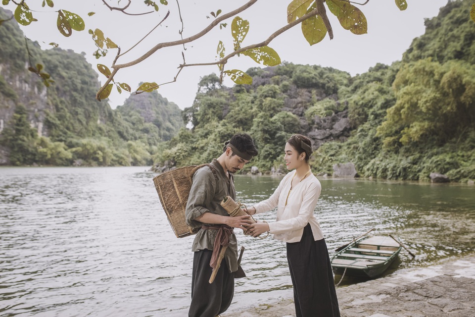 Tuyết Nga nói gì về cảnh diễn táo bạo trong Bèo dạt mây trôi? - 4 Tuyết Nga nói gì về cảnh diễn táo bạo trong Bèo dạt mây trôi? - 4