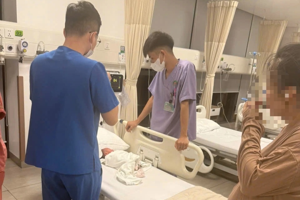 Đại úy CSGT mở đường giúp cháu bé đi cấp cứu - 2 Đại úy CSGT mở đường giúp cháu bé đi cấp cứu - 2