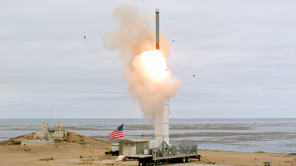 Báo Mỹ: Tổng thống Trump xem xét gửi cho Ukraine tên lửa Tomahawk - 1 Báo Mỹ: Tổng thống Trump xem xét gửi cho Ukraine tên lửa Tomahawk - 1