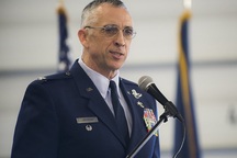 Đại tá Mỹ mất chức vì lái máy bay chiến đấu F-16 đi gặp nhân tình