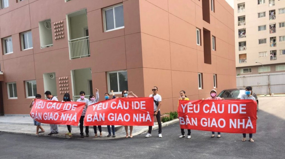 Không nhận được nhà vì chủ đầu tư bị kiện: Trâu bò húc nhau, ruồi muỗi chết - 1 Không nhận được nhà vì chủ đầu tư bị kiện: Trâu bò húc nhau, ruồi muỗi chết - 1
