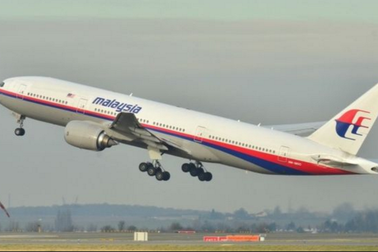 MH370 bị nghi lao xuống biển do hết nhiên liệu