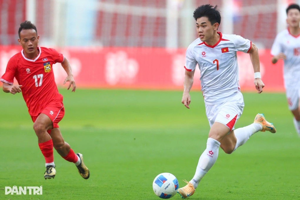 Тренер сборной Малайзии откровенно прокомментировал ситуацию с Вьетнамом до 22 лет перед решающим матчем - 2 HLV Malaysia nhận xét thẳng thắn về U22 Việt Nam trước trận quyết chiến - 2