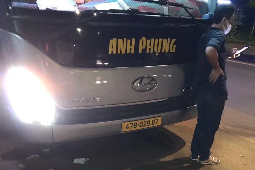 Khách đi xe test dương tính SARS-CoV-2, tài xế vẫn phớt lờ rời bệnh viện - 1 Khách đi xe test dương tính SARS-CoV-2, tài xế vẫn phớt lờ rời bệnh viện - 1