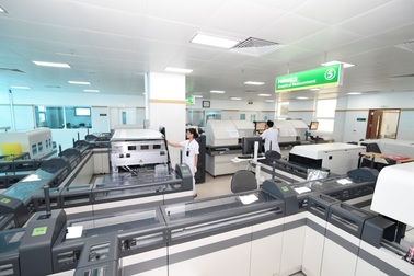 Bệnh viện Bạch Mai nâng tầm khoa xét nghiệm với hệ tự động lớn nhất Việt Nam