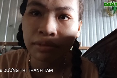 Bé gái 15 tuổi bị bệnh hiếm mồ côi mẹ, mong chữa lành bệnh