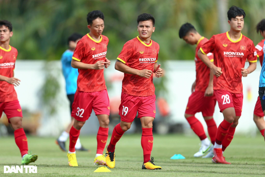 Quang Hải thu hút sự chú ý trong buổi tập cùng đội tuyển Việt Nam - 5 Quang Hải thu hút sự chú ý trong buổi tập cùng đội tuyển Việt Nam - 5