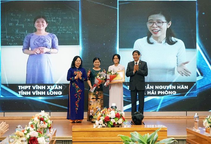 Trao giải cuộc thi “Thầy cô trong mắt em” - Ảnh 1. Trao giải cuộc thi “Thầy cô trong mắt em” - Ảnh 1.
