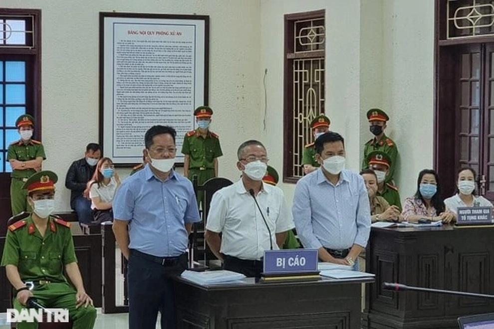 Xét xử vụ bôi nhọ lãnh đạo tỉnh Quảng Trị: Trả hồ sơ điều tra bổ sung - 1 Xét xử vụ bôi nhọ lãnh đạo tỉnh Quảng Trị: Trả hồ sơ điều tra bổ sung - 1