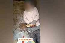 Mạng xã hội Trung Quốc dậy sóng chuyện người phụ nữ bị xích trong nhà kho