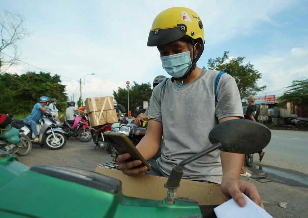 Cả năm thất nghiệp, nghe đến Tết muốn... lộn cả ruột - 1 Cả năm thất nghiệp, nghe đến Tết muốn... lộn cả ruột - 1