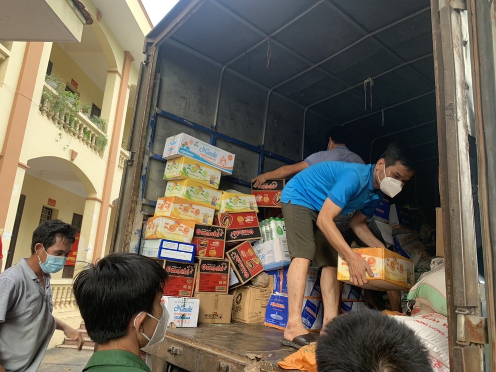Tình nguyện viên trong tâm dịch: Người ta gọi chúng tôi… ăn no rửng mỡ - 2 Tình nguyện viên trong tâm dịch: Người ta gọi chúng tôi… ăn no rửng mỡ - 2