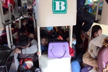 CSGT “trảm” hàng trăm xe vi phạm, xử phạt gần 900 triệu đồng