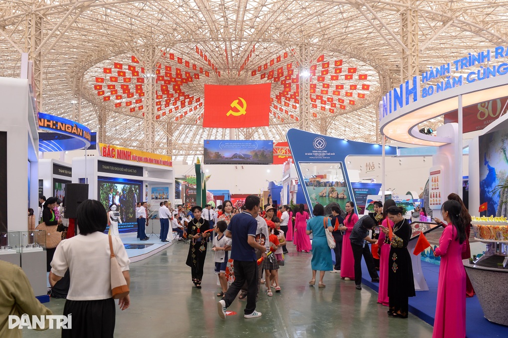 Thủ tướng: Triển lãm 80 năm thành tựu đất nước lan tỏa niềm tự hào dân tộc - 3 Thủ tướng: Triển lãm 80 năm thành tựu đất nước lan tỏa niềm tự hào dân tộc - 3