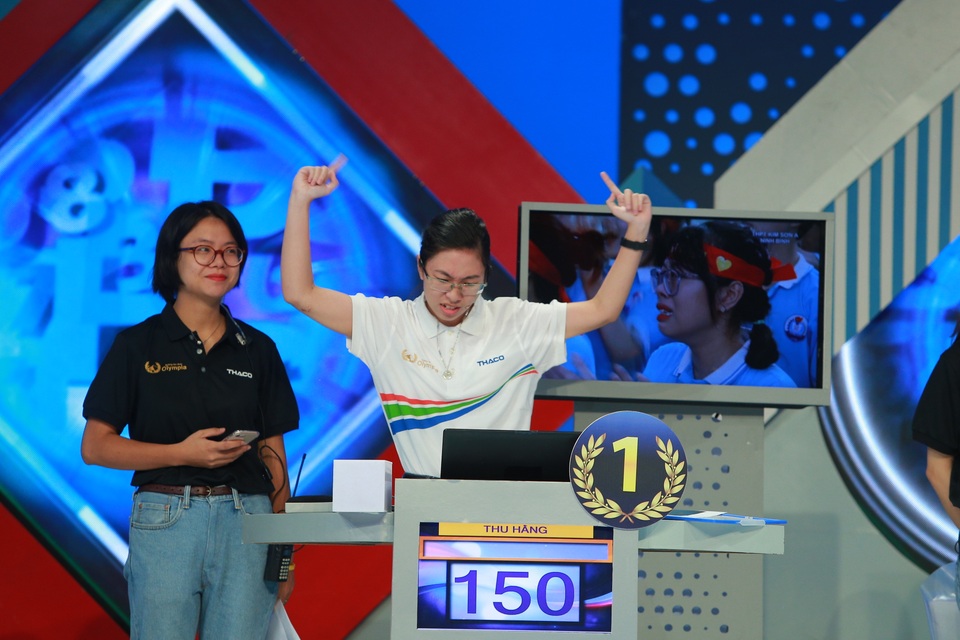 Thắng áp đảo đối thủ, nữ sinh Ninh Bình vô địch Đường lên đỉnh Olympia 2020 - 11 Thắng áp đảo đối thủ, nữ sinh Ninh Bình vô địch Đường lên đỉnh Olympia 2020 - 11