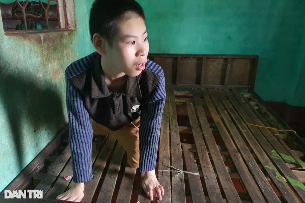 Mỗi khi nghe con nói thèm thịt, thèm sữa, lòng em đau xót - 2 Mỗi khi nghe con nói thèm thịt, thèm sữa, lòng em đau xót - 2