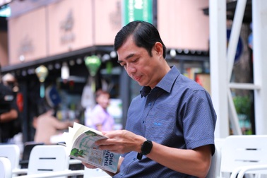 "Nghề báo giúp tôi được sống với văn chương và nuôi dưỡng đam mê"