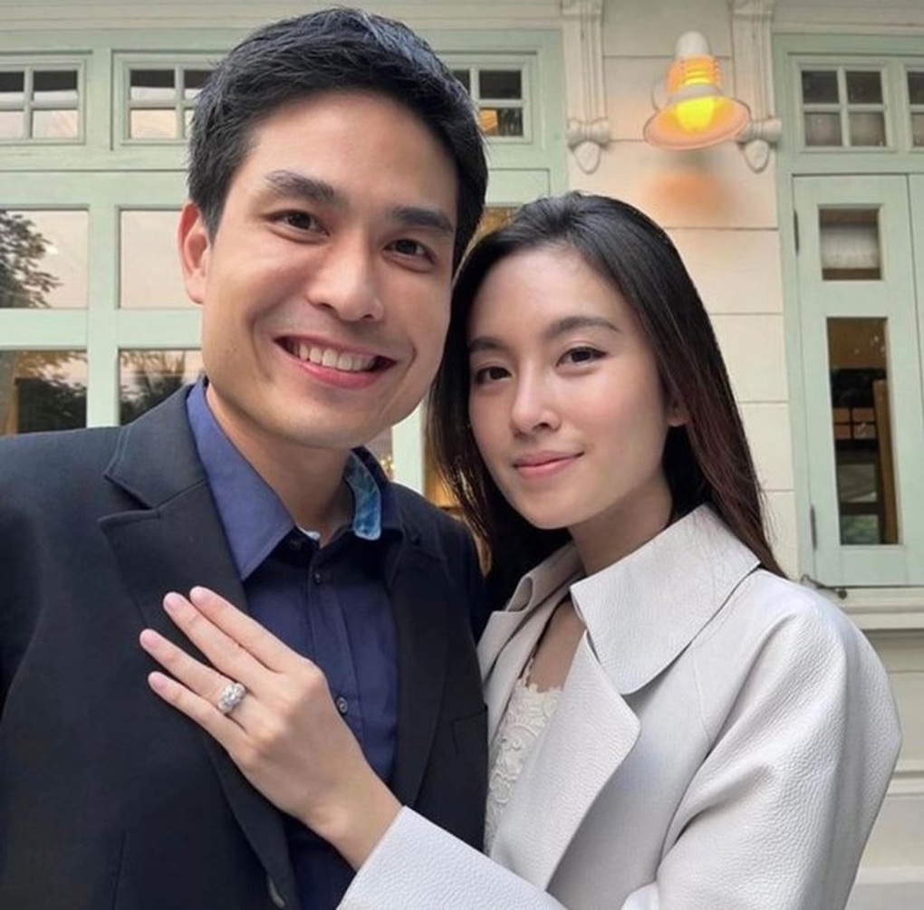 Chuyện tình yêu đẹp như ngôn tình của mỹ nhân chuyển giới và chồng giàu có - 2 Chuyện tình yêu đẹp như ngôn tình của mỹ nhân chuyển giới và chồng giàu có - 2