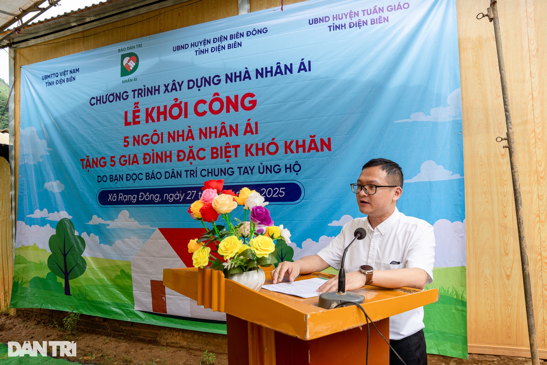 Hơn 600 triệu đồng từ bạn đọc Dân trí giúp 5 hộ nghèo Điện Biên an cư - 3