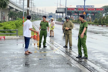 Một người tử vong dưới mưa ở TPHCM, công an nhanh chóng tìm ra nguyên nhân